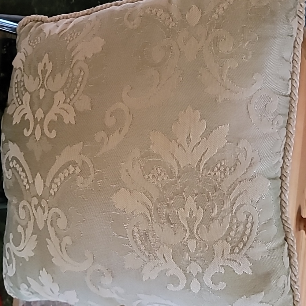 Set of 2 Decorative couch pillows - Picture 4 of 7